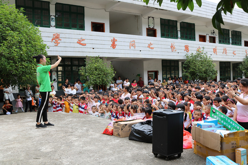 ����С������&rdquo;���ۻ���&ldquo;�γ�