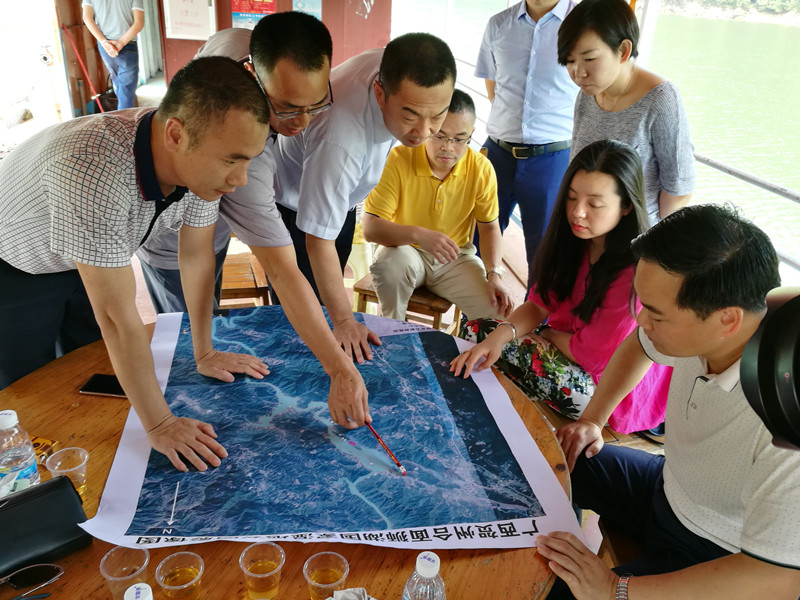 �ں���ʨ��ʪ�ع�԰���п���